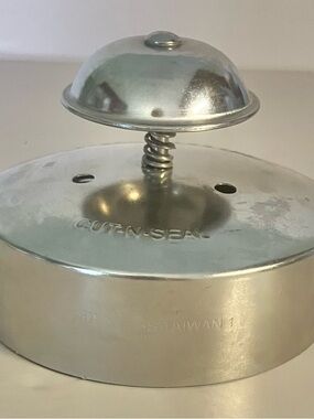 The PAMPERED CHEF Cut-N-Seal 3.5" Pastry and Sandwich Maker Press